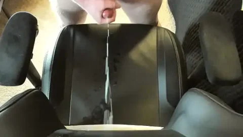 massive cummm sprayyy 1733433222